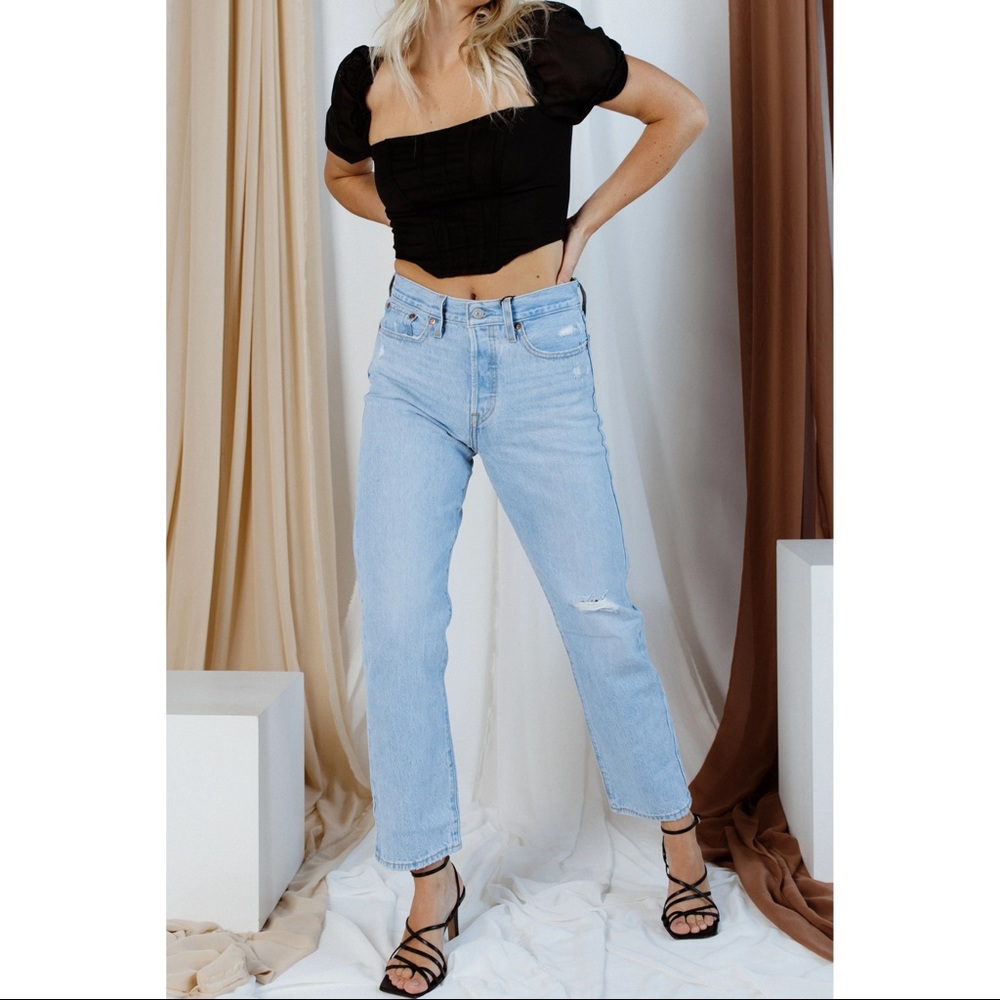 Levi’s Premium Wedgie Icon Straight Fit Jeans in Luxor Again Light Wash NEW